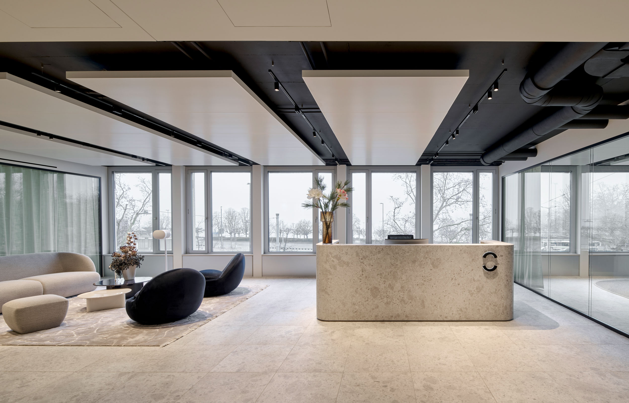 Mieterausbau Büro. Interior Design. Corporate Architecture. New work. Reception. Sound Capital - MACH Architektur.