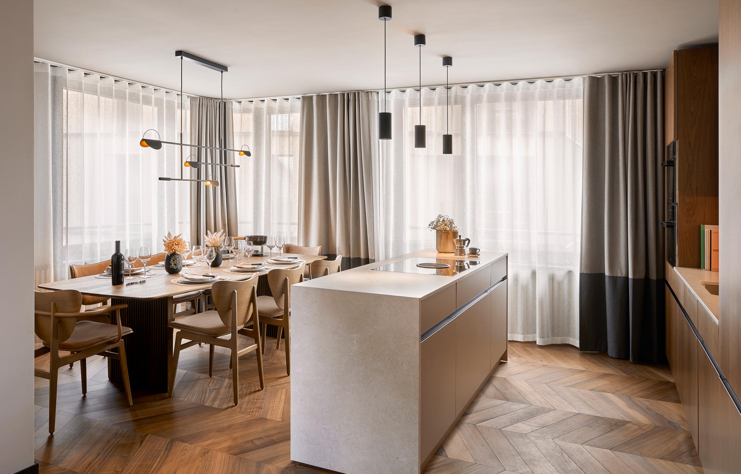 Hotellerie. Serviced Apartment. Gilda. Küche und Essbereich. ASA Andermatt Swiss Alps - MACH Architektur.